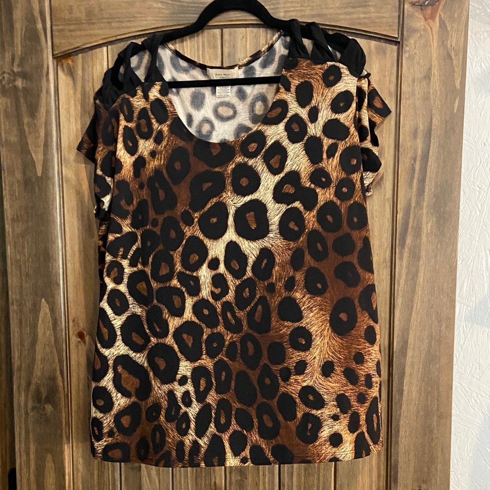 Chic Leopard Print Blouse